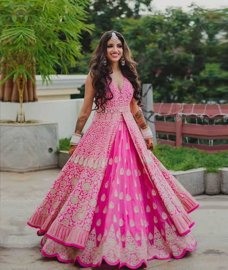 12+ Amazing Mehndi Outfits For Bride – Milan Magic