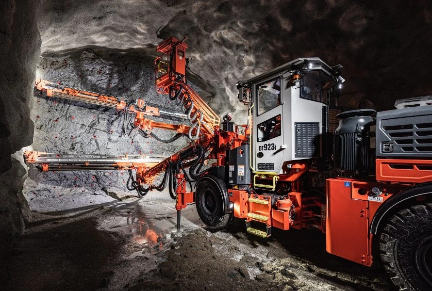 MINING TOOLS IN 2022—A GUIDE TO MINING EQUIPMENT AND MINING MACHINES