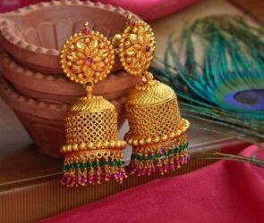 gold earrings