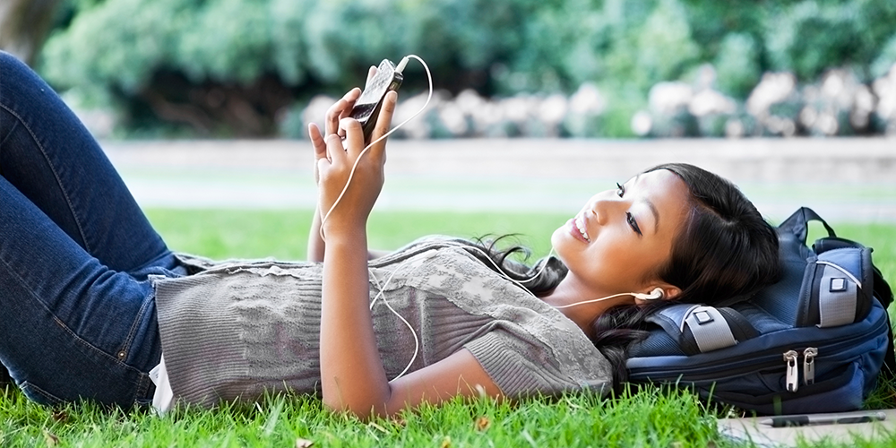 How students can use technology to improve their English