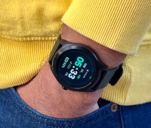 Titan Smart Watch Review: An Alexa-Equipped Smartwatch For Fitness Tracking