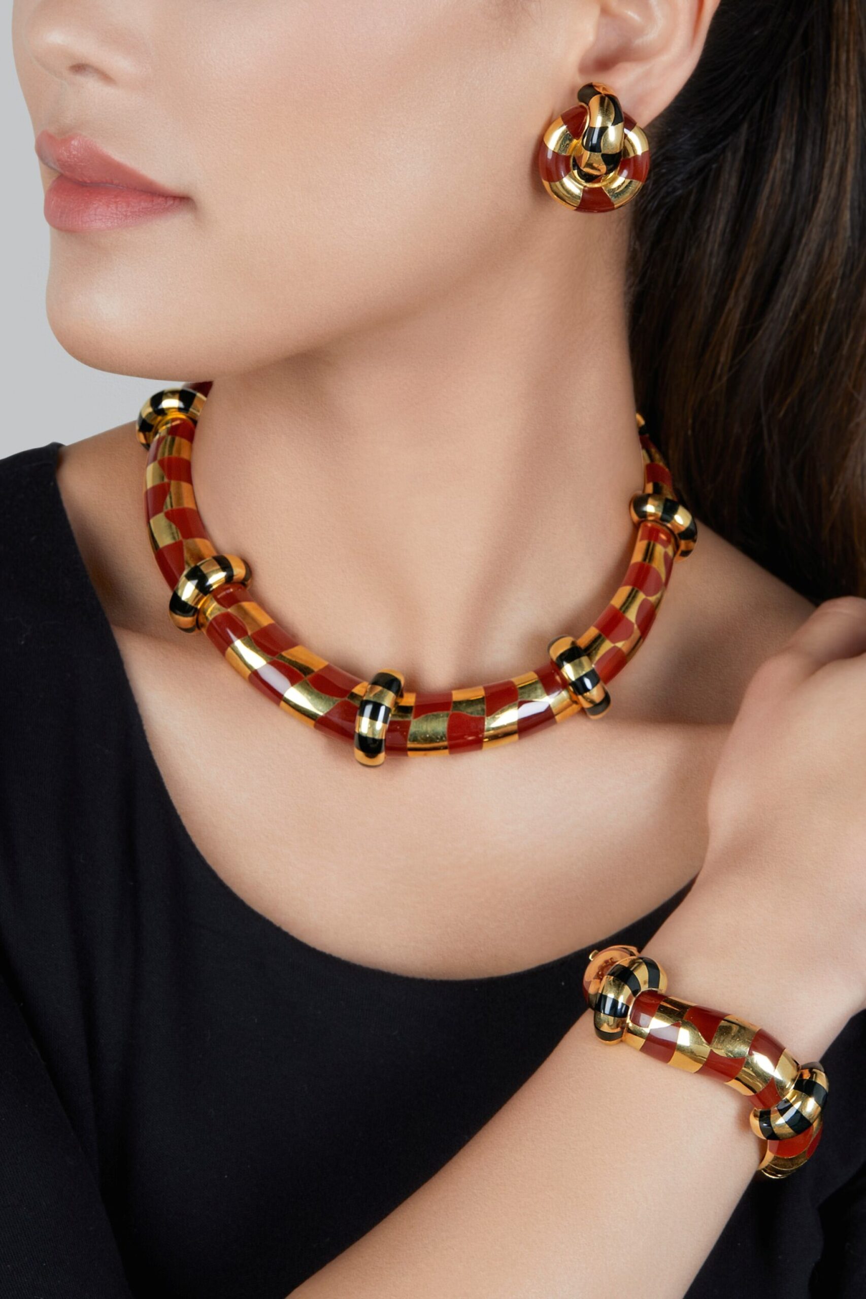 Angela Cummings | Suite of Gold, Carnelian and Black Jade Jewelry | Magnificent Jewels | 2021 | Sotheby's