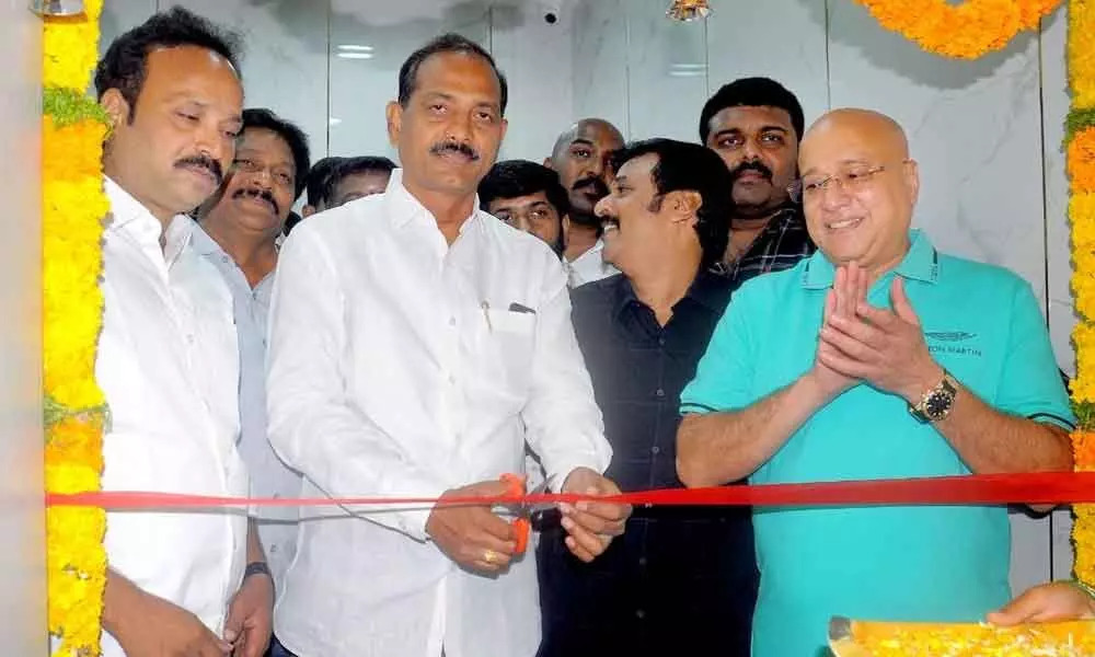 Lalithaa Jewellery 40th showroom inaugurated in Narasaraopet https://www.thehansindia.com/andhra-pradesh/lalithaa-jewellery-40th-showroom-inaugurated-in-narasaraopet-737421