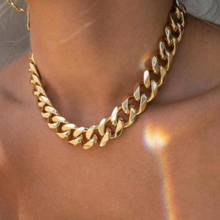 CHUNKY CHAIN NECKLACE