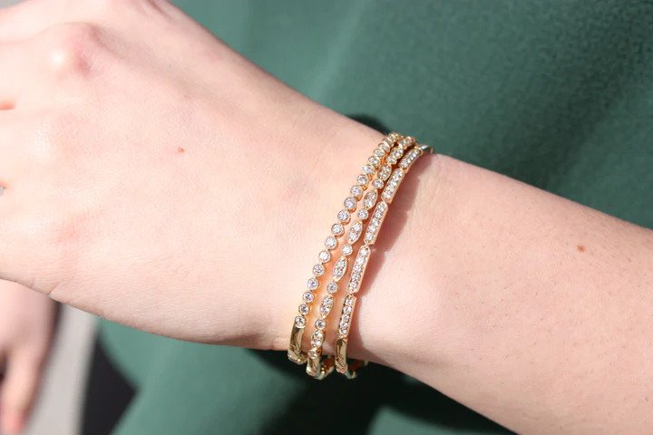 https://www.finks.com/blogs/news-and-events/difference-between-bangles-and-bracelets