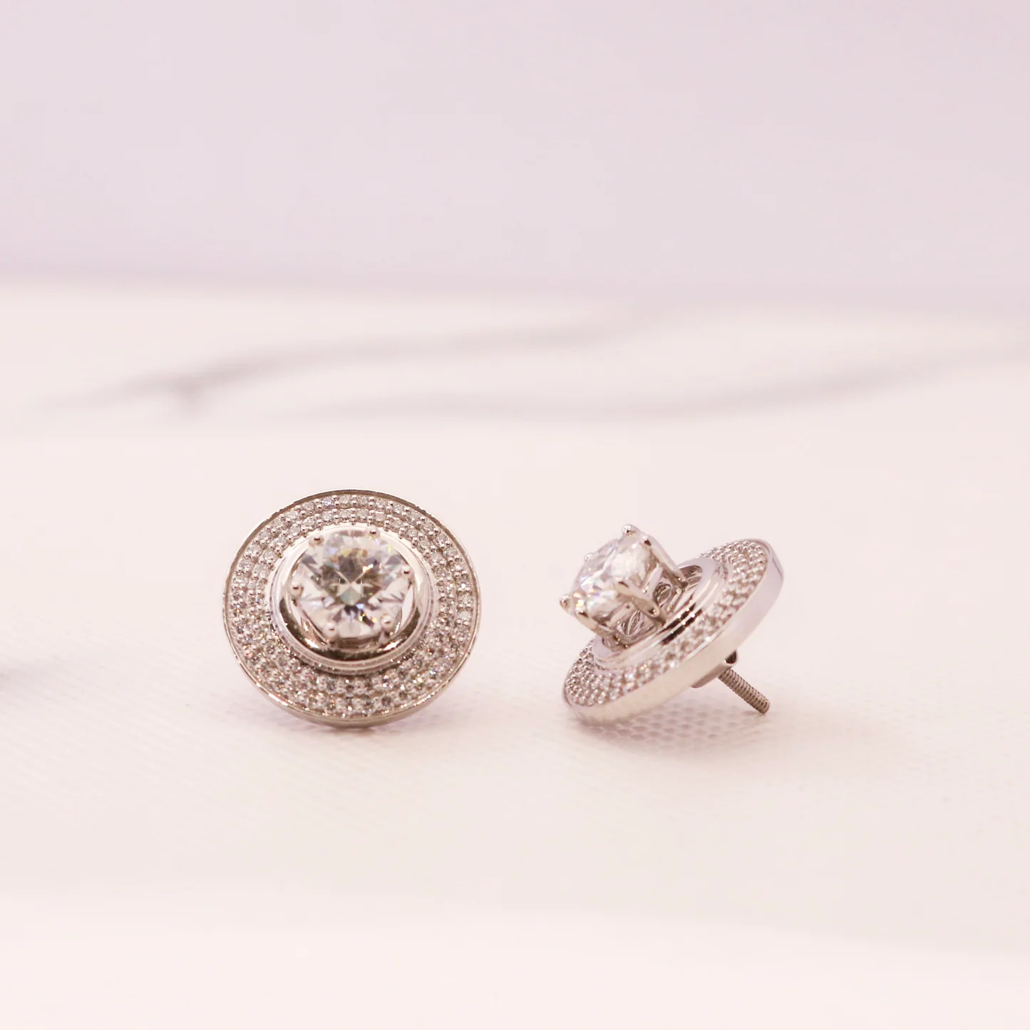 Charles & Colvard Moissanite Hoop Earrings (5/8 ct. t.w. Diamond  Equivalent) in 14k Gold or White Gold | CoolSprings Galleria