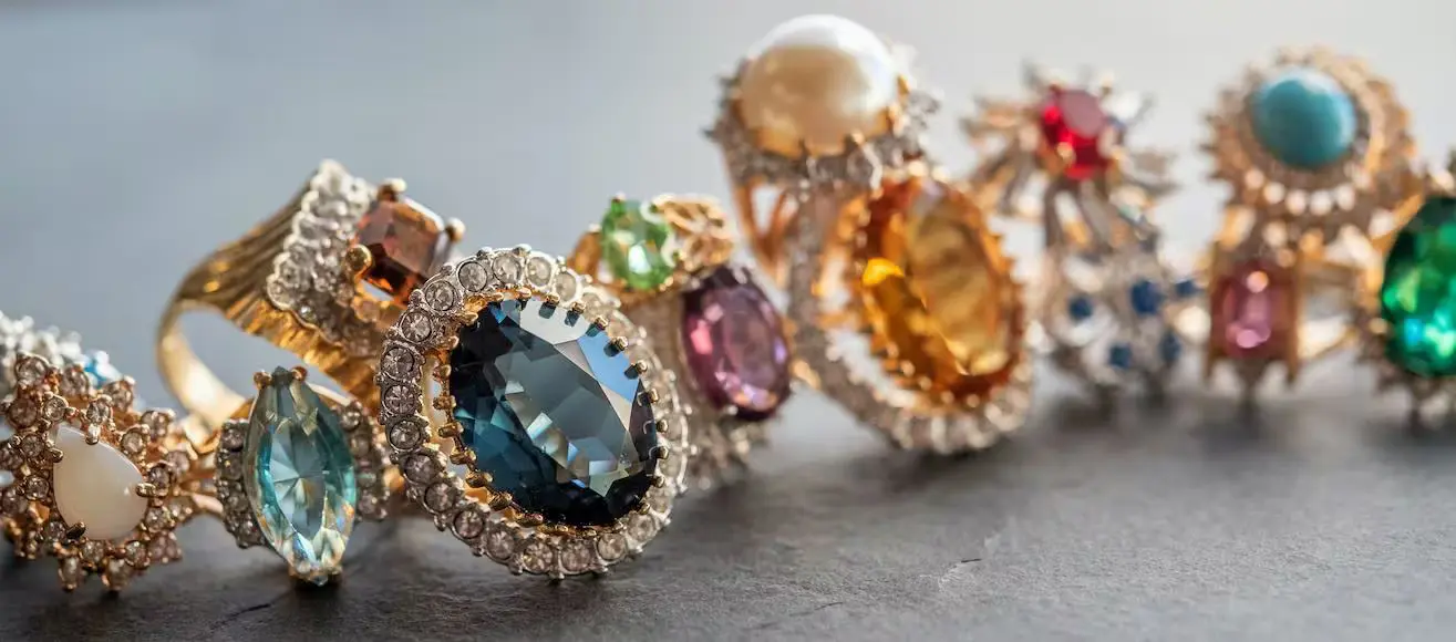 How To Do Luxury Jewelry Photography - 9 Tips (AI Tools Included) | Collections Online