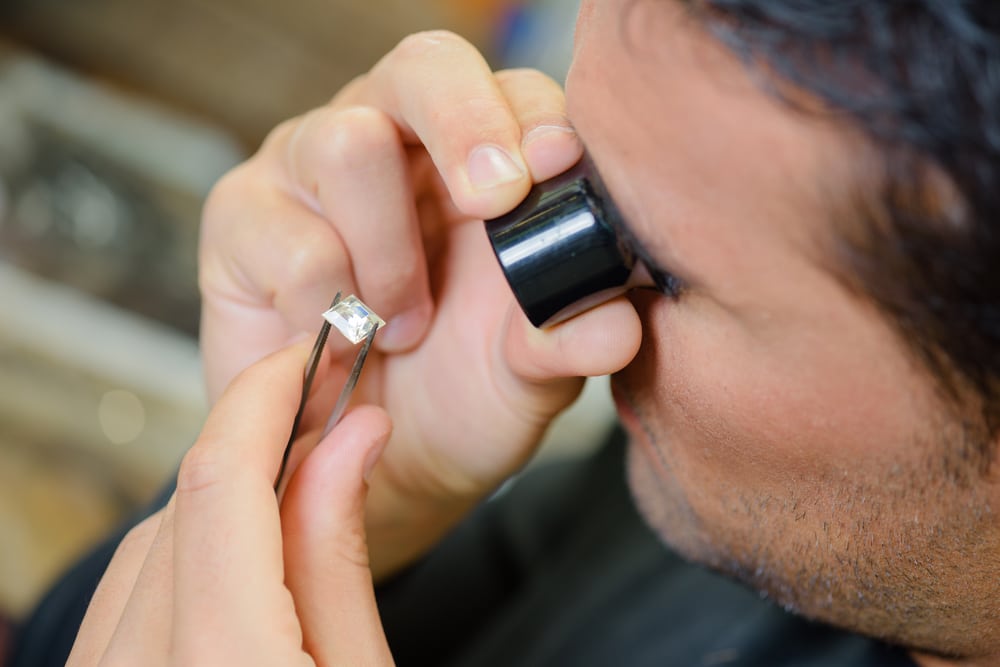 How to Become a Gemologist | Jobs