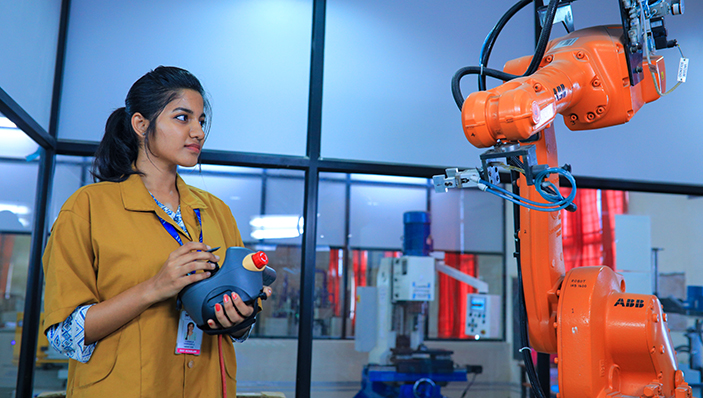 Vellore Institute of Technology (VIT) : Rankings, Fees & Courses Details | QSChina | Jobs