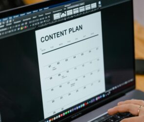 Photo by MART PRODUCTION: https://www.pexels.com/photo/person-doing-a-content-plan-7679733/