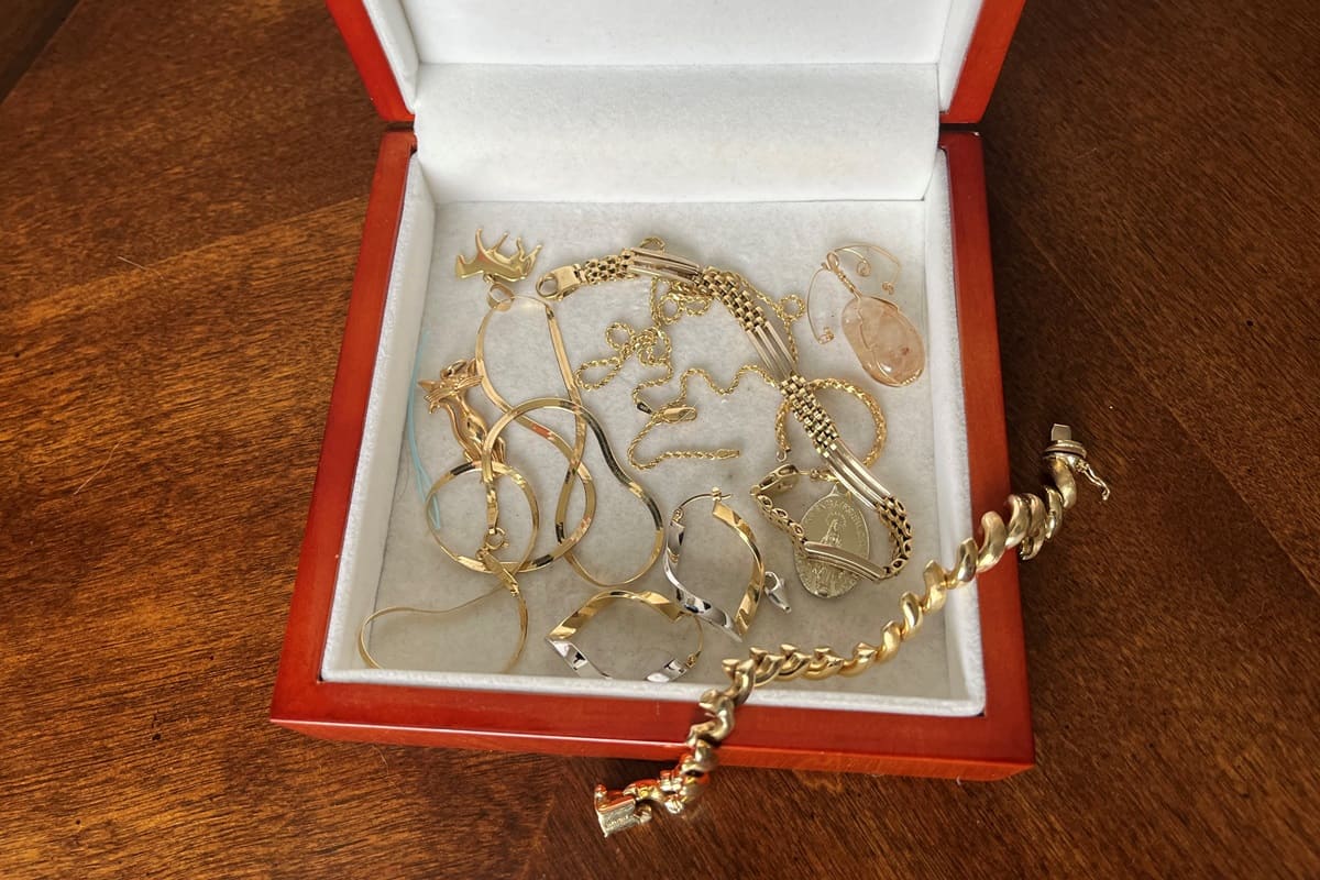 Is Buying Gold Jewelry a Good Investment: Consider This - JewelsBeGone