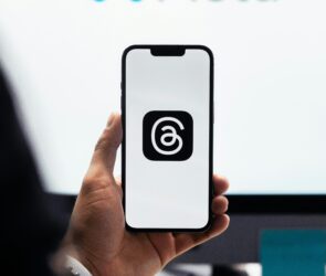 Photo by Julio Lopez: https://www.pexels.com/photo/close-up-of-a-man-holding-a-smartphone-displaying-the-logo-of-the-threads-app-17614475/
